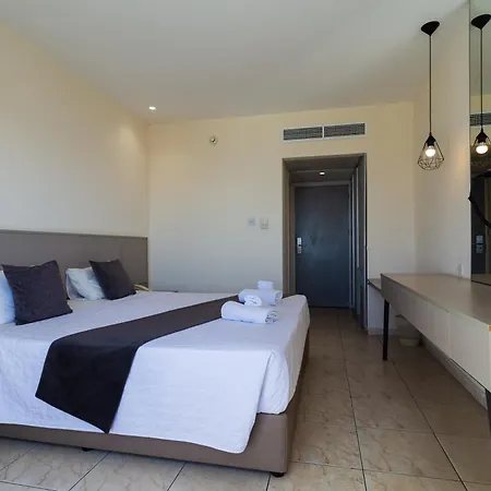 Hotel Piere - Anne Ajia Napa